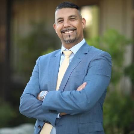 A licensed Jakelo mortgage advisor